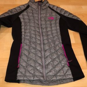 Women’s north face puffer jacket